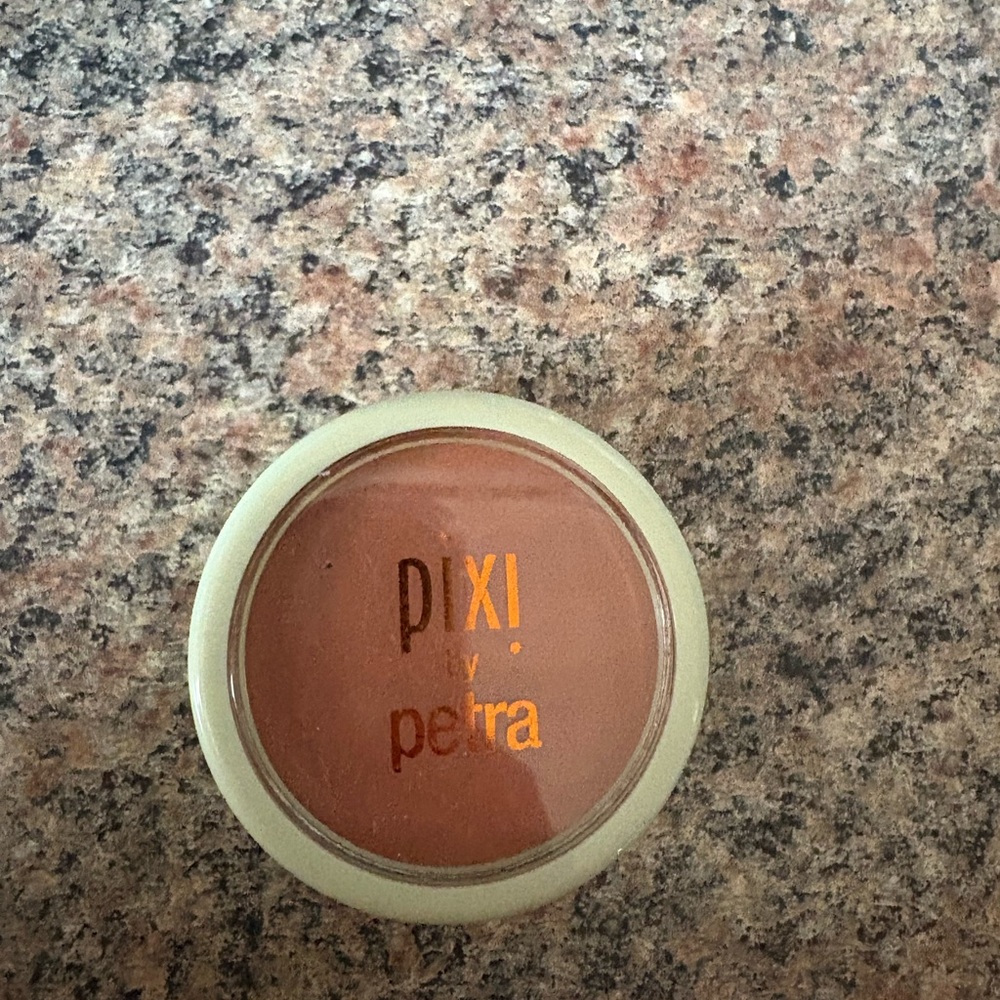 Pixi by Petra Blush